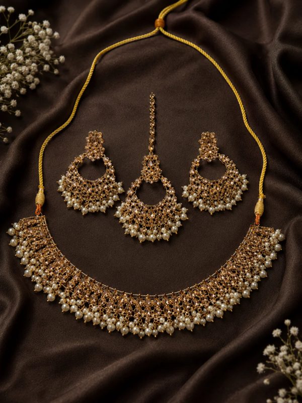 rNs0n Kundan Champagne Choker Set with Matching Earrings and Maang Tikka